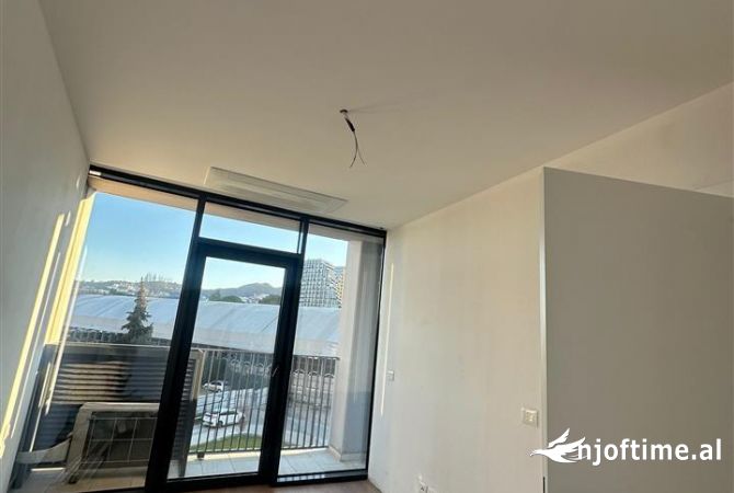 Ambient biznesi me qera 3+1 ne Tirane - 750 Euro