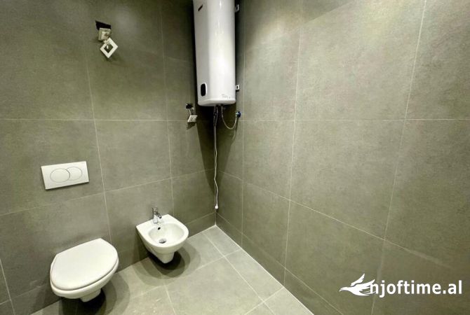 Shtepi ne shitje Apartament ne Tirane, 2+1, Mobilimi Bosh, pa mobiluar, Pagesa 400,000  Euro.