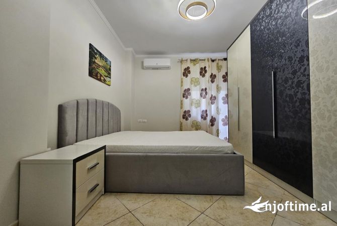 Ambient biznesi me qera 3+1 ne Tirane - 750 Euro