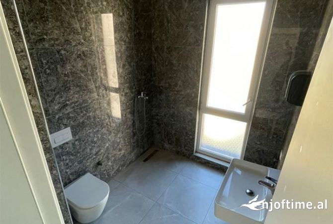 Shtepi ne shitje 2+1 ne Tirane - 260,000 Euro