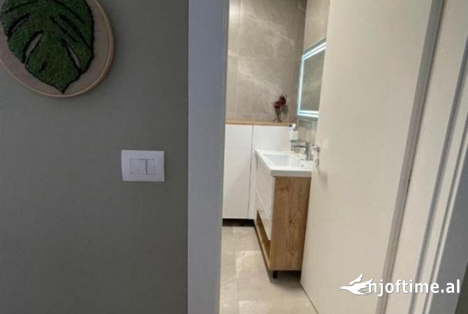 Shtepi ne shitje Apartament ne Tirane, 2+1, Mobilimi E mobiluar, Pagesa 350,000  Euro.