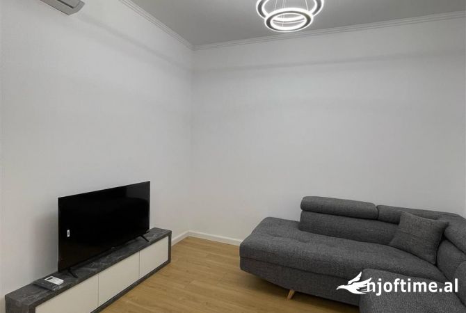 Shtepi ne shitje Apartament ne Tirane, 2+1, Mobilimi E mobiluar, Pagesa 150,000  Euro.