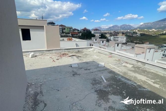 Shtepi ne shitje Apartament ne Tirane, 4+1, Mobilimi Bosh, pa mobiluar, Pagesa 540,000  Euro.