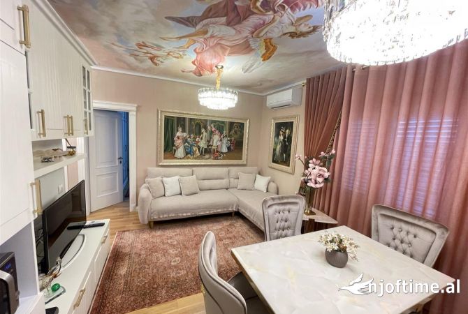 Shtepi me qera 2+1 ne Tirane - 1,300 Euro