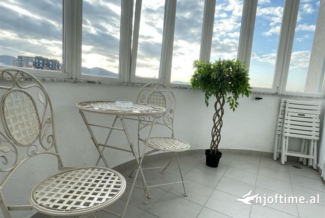 Shtepi me qera 2+1 ne Tirane - 1,300 Euro
