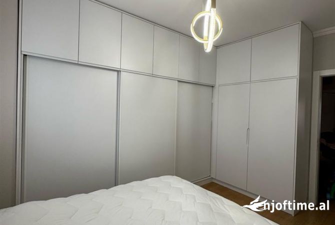 Shtepi ne shitje Apartament ne Tirane, 2+1, Mobilimi E mobiluar, Pagesa 140,000  Euro.