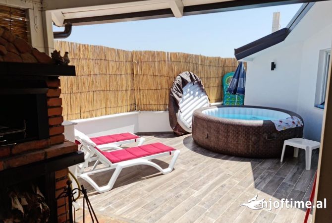 Shtepi ne shitje Penthose(kati i fundit panoramik) ne Durres, 3+1, Mobilimi E mobiluar, Pagesa 2,550,000  Euro.