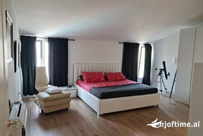 Shtepi ne shitje Penthose(kati i fundit panoramik) ne Durres, 3+1, Mobilimi E mobiluar, Pagesa 2,550,000  Euro.