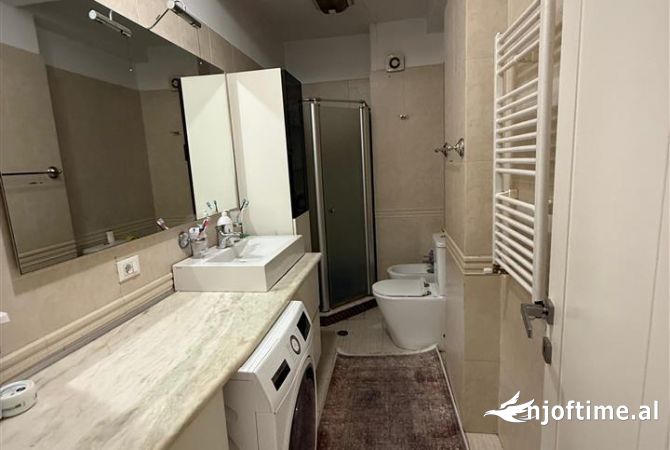 Shtepi ne shitje Apartament ne Tirane, 2+1, Mobilimi E mobiluar, Pagesa 310,000  Euro.