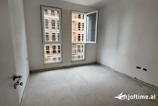 Shtepi ne shitje Apartament ne Tirane, 1+1, Mobilimi Bosh, pa mobiluar, Pagesa 66,000  Euro.