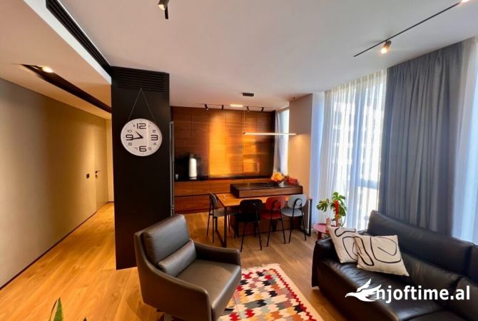 Shtepi ne shitje Apartament ne Tirane, 2+1, Mobilimi E mobiluar, Pagesa 255,000  Euro.