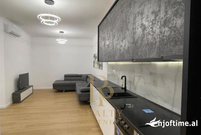 Shtepi ne shitje Apartament ne Tirane, 2+1, Mobilimi E mobiluar, Pagesa 150,000  Euro.