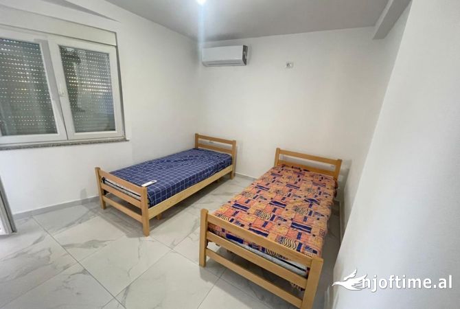 Shtepi ne shitje Apartament ne Tirane, 2+1, Mobilimi E mobiluar, Pagesa 140,000  Euro.