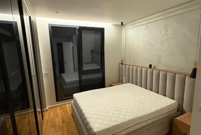 Shtepi me qera 3+1 ne Tirane - 2,000 Euro