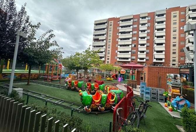 Ambient biznesi me qera 2+1 ne Tirane - 2,000 Euro