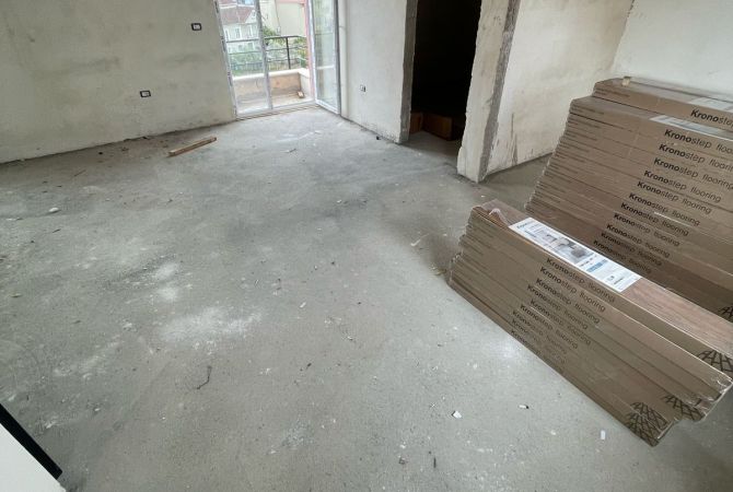 Shtepi ne shitje Apartament ne Tirane, 2+1, Mobilimi Bosh, pa mobiluar, Pagesa 100,000  Euro.