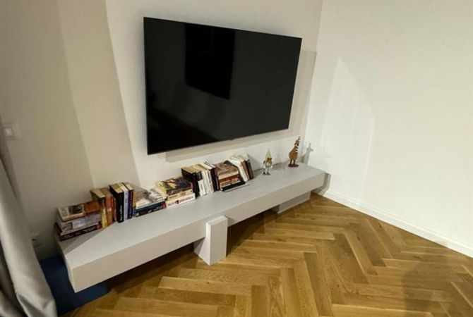 Shtepi ne shitje Vila Luksoze ne Tirane, 4+1, Mobilimi Bosh, pa mobiluar, Pagesa 1,200,000  Euro.