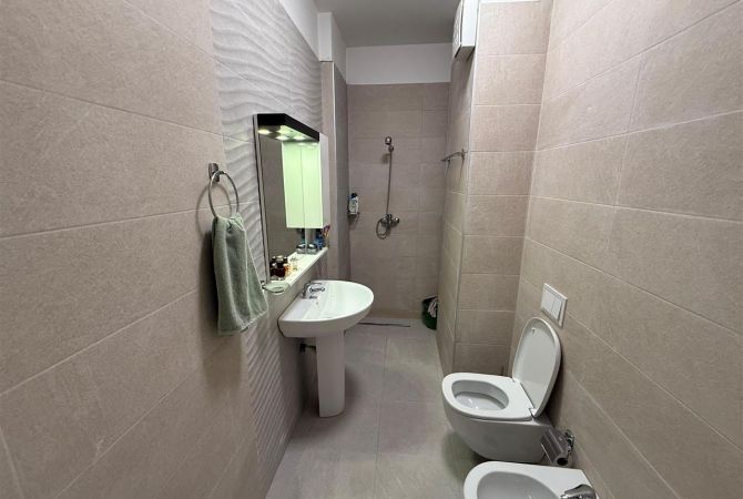 Shtepi me qera Apartament ne Tirane, 1+1, Mobilimi E mobiluar, Pagesa 700  Euro.