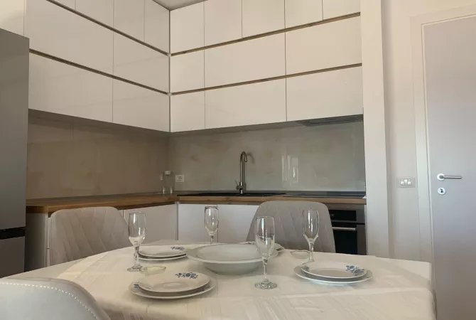 Shtepi me qera Apartament ne Tirane, 2+1, Mobilimi E mobiluar, Pagesa 650  Euro.