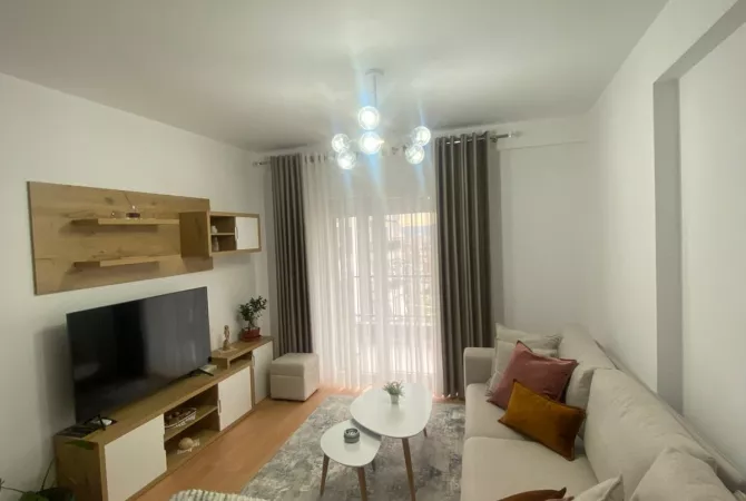 Shtepi me qera Apartament ne Tirane, 2+1, Mobilimi E mobiluar, Pagesa 650  Euro.