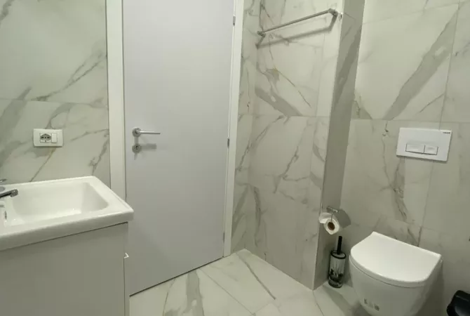 Shtepi me qera Apartament ne Tirane, 2+1, Mobilimi E mobiluar, Pagesa 650  Euro.