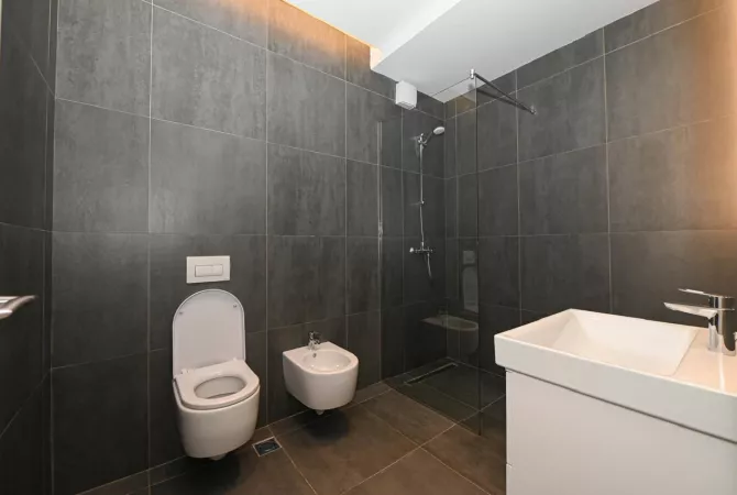 Shtepi me qera 2+1 ne Tirane - 1,200 Euro