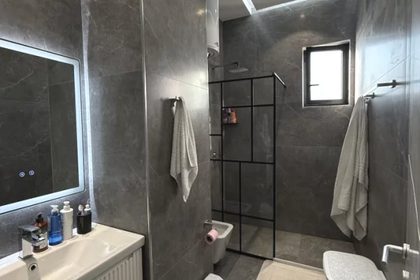 House for Sale 4+1 in Tirana - 300,000 Euro