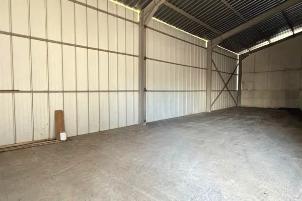 Business Property for Rent 6+1 in Tirana - 1,125 Euro