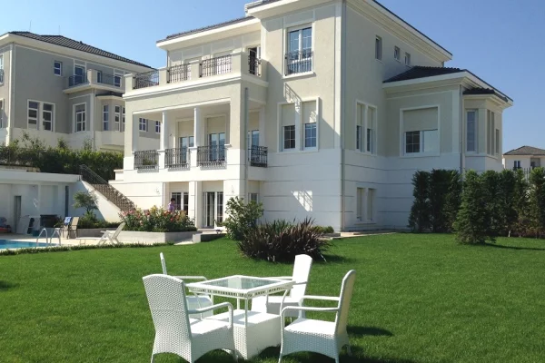 House for Sale 7+1 in Tirana - 1,600,000 Euro