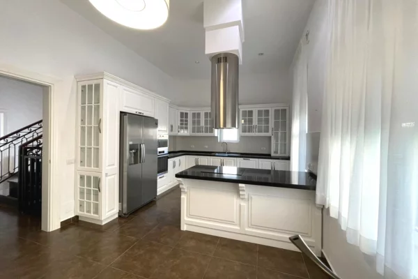 Luxury villas for rent in Tirana 5+1, Furnished