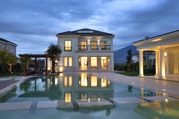 Shtepi me qera 5+1 ne Tirane - 4,300 Euro