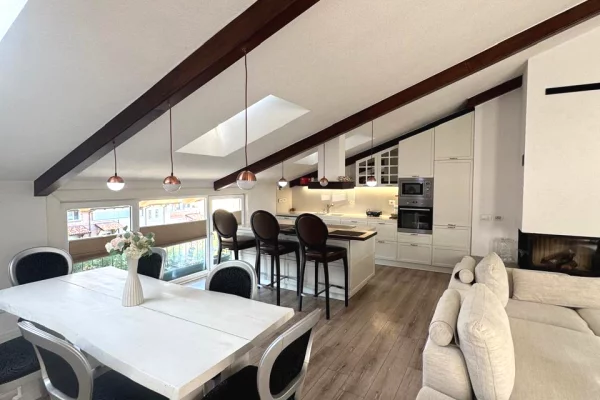 Penthouse (panoramic top floor) for rent in Tirana 4+1, Furnished