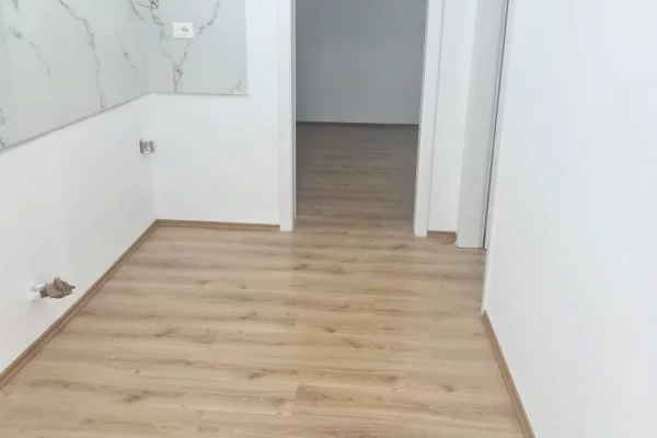 Shtepi ne shitje Apartament ne Tirane, 2+1, Mobilimi Bosh, pa mobiluar, Pagesa 165,000  Euro.