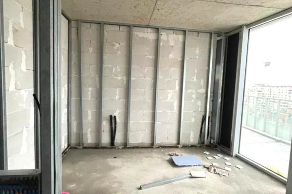 Shtepi ne shitje Apartament ne Tirane, 1+1, Mobilimi Bosh, pa mobiluar, Pagesa 378,000  Euro.