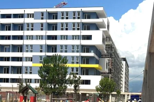 Shtepi ne shitje Apartament ne Tirane, 1+1, Mobilimi Bosh, pa mobiluar, Pagesa 63,500  Euro.