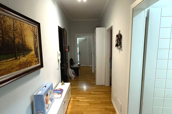 Shtepi me qera 2+1 ne Tirane - 900 Euro