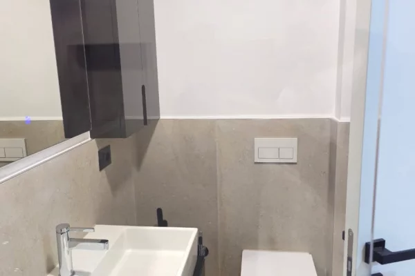 Shtepi me qera 2+1 ne Tirane - 1,300 Euro