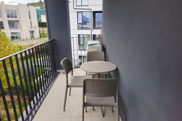 Shtepi me qera 2+1 ne Tirane - 1,300 Euro