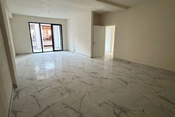 Apartment for sale in Tirana 3+1, Emty
