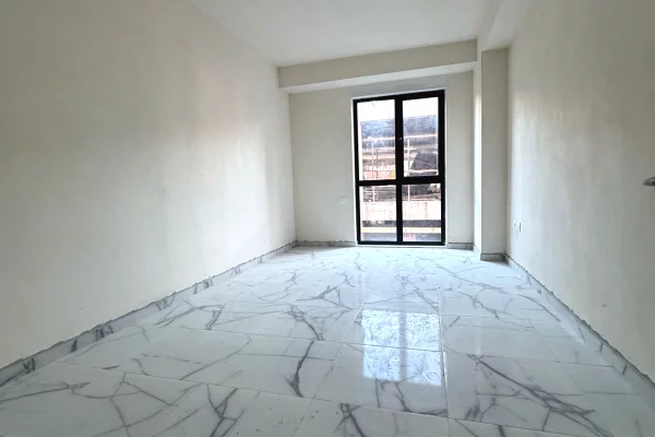 Apartment for sale in Tirana 3+1, Emty