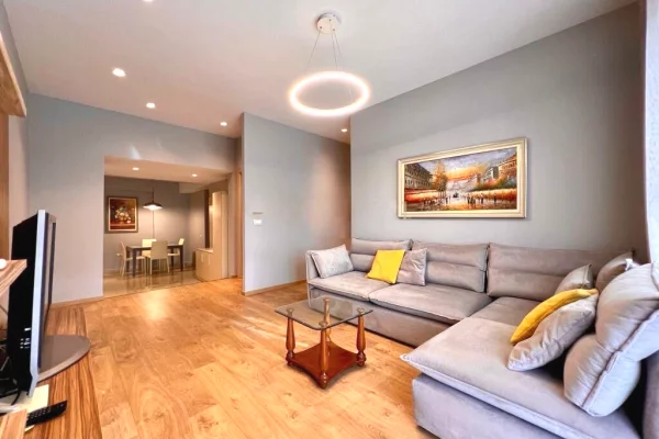 Shtepi ne shitje Apartament ne Tirane, 2+1, Mobilimi E mobiluar, Pagesa 190,000  Euro.