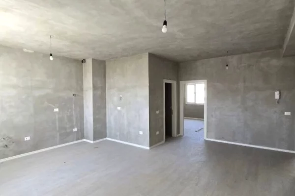 Appartamento in vendita a Tirana 2+1, Vuoto