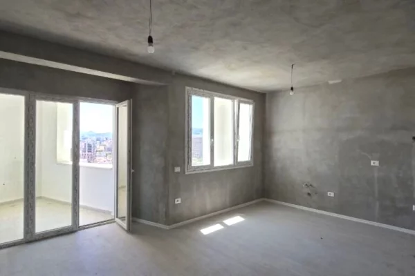 Appartamento in vendita a Tirana 2+1, Vuoto