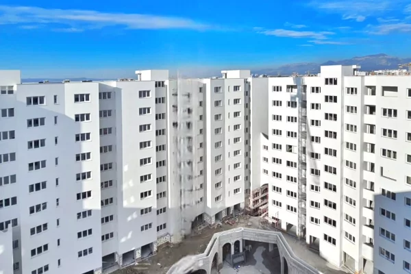 Appartamento in vendita a Tirana 2+1, Vuoto