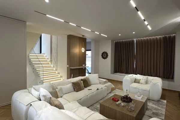 Shtepi me qera Vila Luksoze ne Tirane, 5+1, Mobilimi E mobiluar, Pagesa 3,500  Euro.