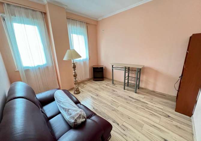 Shtepi me qera Apartament ne Tirane, 2+1, Mobilimi E mobiluar, Pagesa 350  Euro.