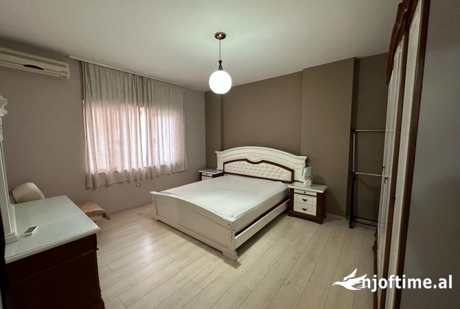 Shtepi me qera 2+1 ne Tirane - 700 Euro