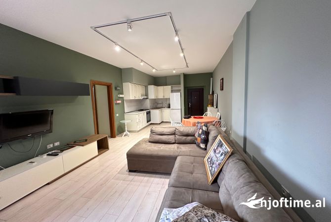 Shtepi me qera 2+1 ne Tirane - 700 Euro