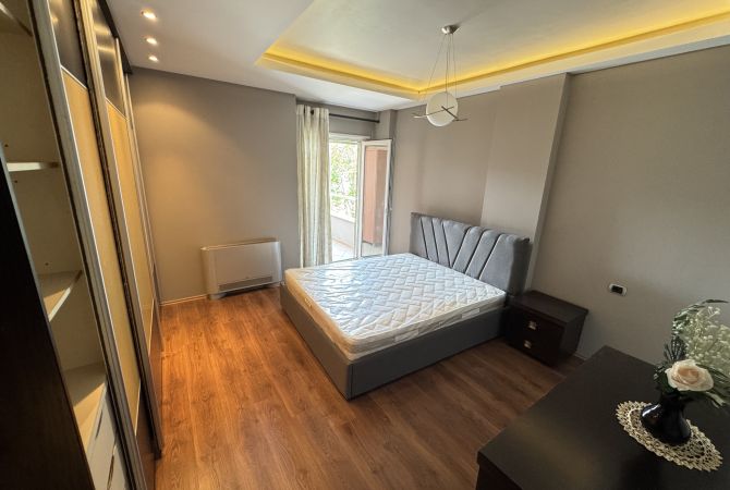 Shtepi me qera Apartament ne Tirane, 3+1, Mobilimi E mobiluar, Pagesa 750  Euro.