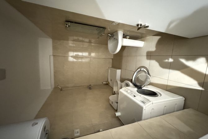 Shtepi me qera Apartament ne Tirane, 2+1, Mobilimi E mobiluar, Pagesa 65,000  Leke.